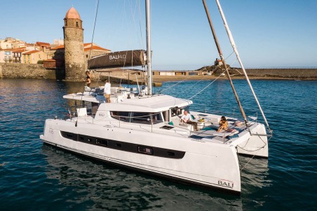 Bali 4.6 | Yacht Charter Bahamas | Travelboat