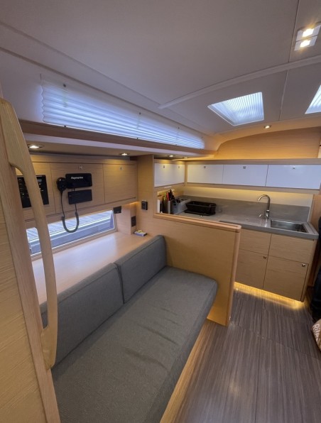 Dufour Yachts Dufour 470 - 3 cab. Knot Online