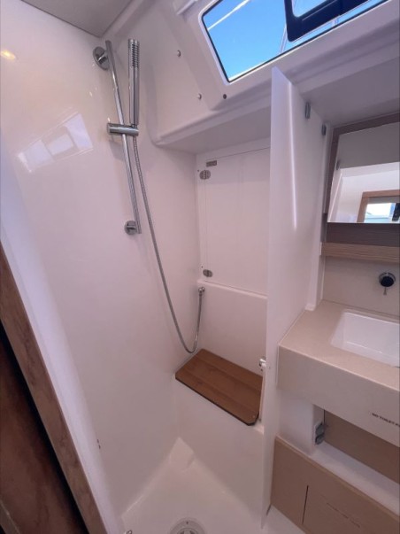 Dufour Yachts Dufour 470 - 3 cab. Shandy Breeze