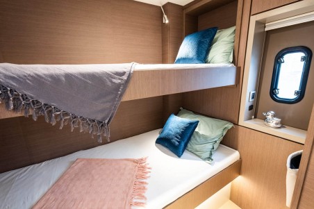 Bali 4.6 | Yacht Charter Bahamas | Travelboat