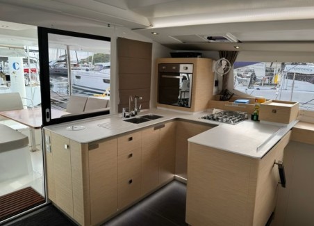 Fountaine Pajot Fountaine Pajot Astrea 42 Unsupervised