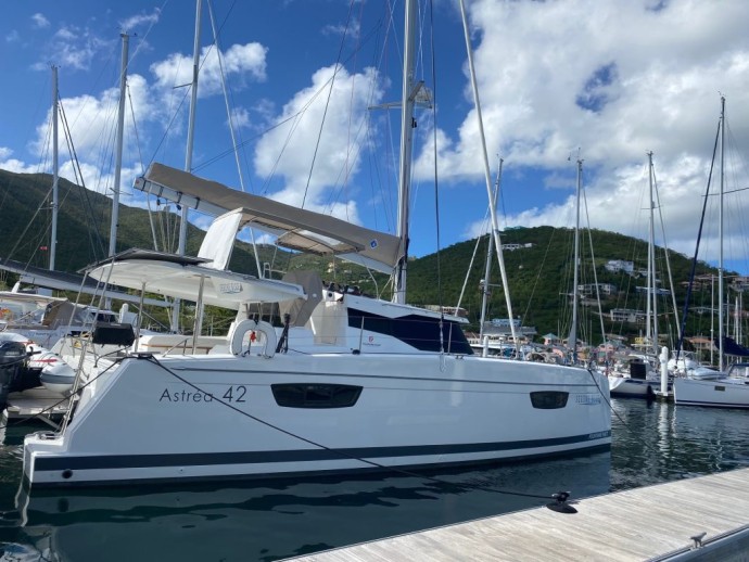 Fountaine Pajot Fountaine Pajot Astrea 42 Maestro Serene Blue