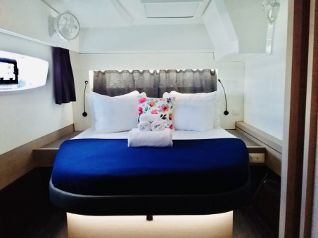 Fountaine Pajot Fountaine Pajot Astrea 42 Maestro Serene Blue