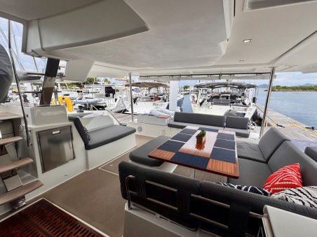 Fountaine Pajot Fountaine Pajot Aura 51 Carrie Lee