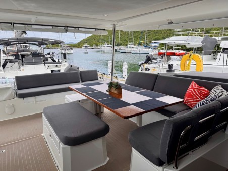 Fountaine Pajot Fountaine Pajot Aura 51 Carrie Lee