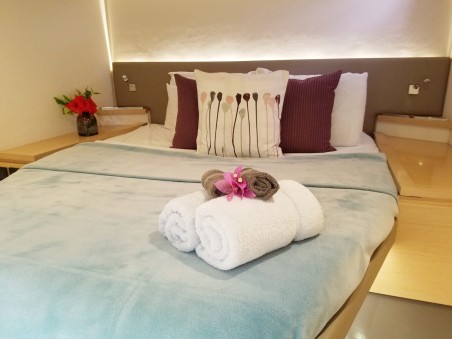 Fountaine Pajot Fountaine Pajot Saba 50 Quintet - 5 + 1 cab. Nowhere