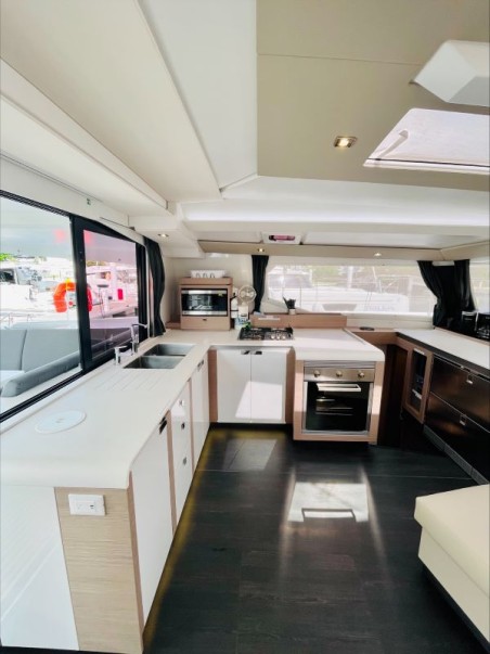 Fountaine Pajot Fountaine Pajot Tanna 47 - 5 cab. Runny Babbit
