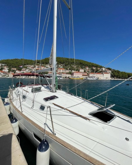 Beneteau Oceanis 411 Celebration | Yacht Charter Croatia | Travelboat