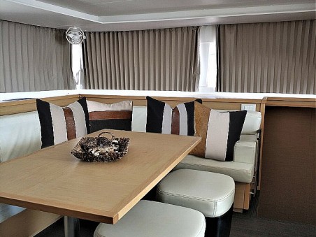 Lagoon-Bénéteau Lagoon 450 F - 4 + 2 cab. Azraq