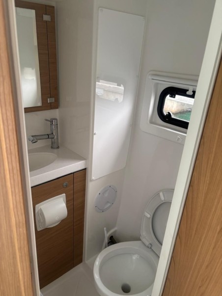 Catana Group Bali 4.8 - 5 cab. Tooth Ferry