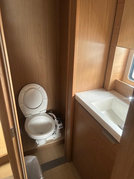 Catana Group Bali 4.8 - 5 cab. Tooth Ferry