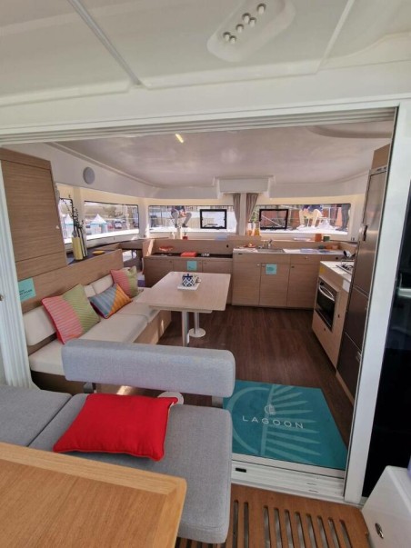 Lagoon-Bénéteau Lagoon 38 - 4 + 2 cab. Doudou