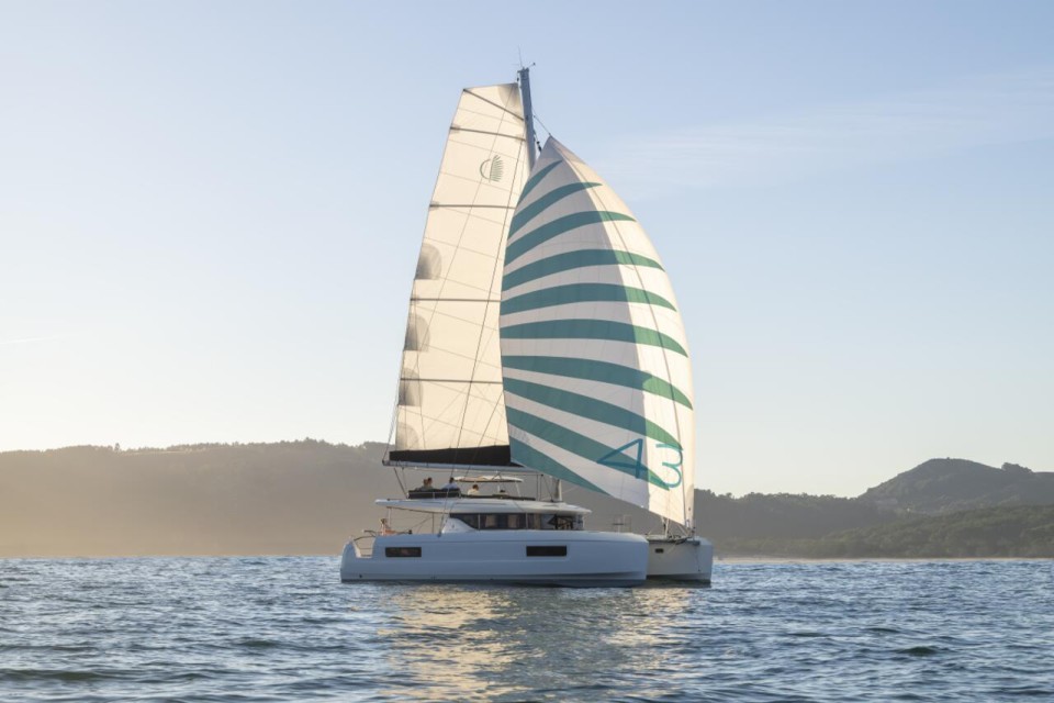 Lagoon-Bénéteau Lagoon 43 - 4 + 2 cab. Solara