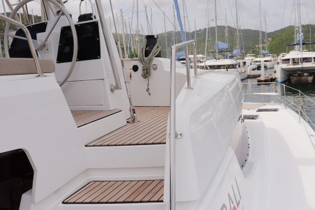 Catana Group Bali 4.8 - 6 + 1 cab. On A Whim