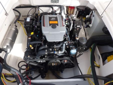 Chaparral Chaparral 225 SSi Cuddy Triple X