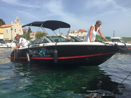 Four Winns Boats Four Winns H210 Black Pearl