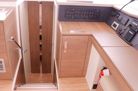 Catana Group Bali 4.8 - 6 + 1 cab. On A Whim