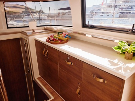 Catana Group Bali 4.6 - 4 + 1 cab. Ediba Scorpio