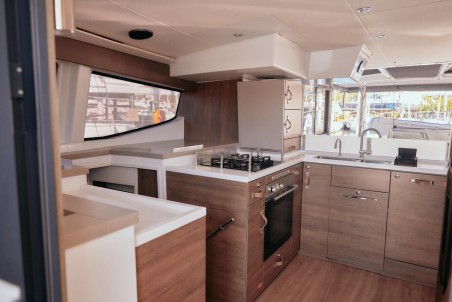 Catana Group Bali 4.8 - 5 + 1 cab Ediba Virgo