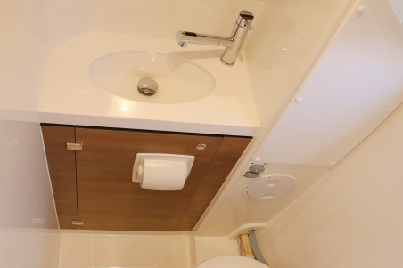 Catana Group Bali 4.8 - 6 + 1 cab. On A Whim