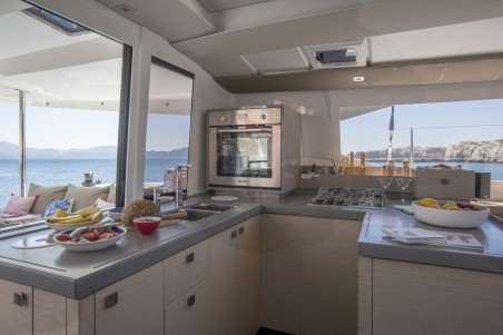 Fountaine Pajot Fountaine Pajot Astrea 42 - 3 + 1 cab. Bôrev