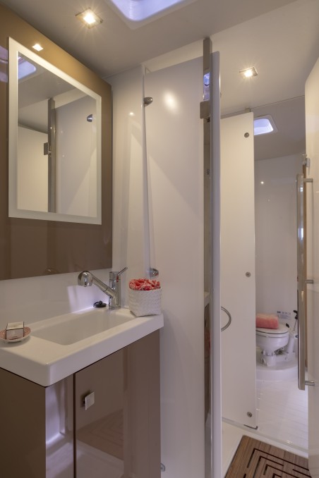 Fountaine Pajot Fountaine Pajot Astrea 42 - 3 + 1 cab. Bôrev