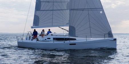 J Composites J 112 | Yacht Charter France | Travelboat