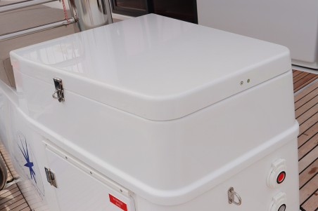 Catana Group Bali 4.8 - 6 + 1 cab. On A Whim