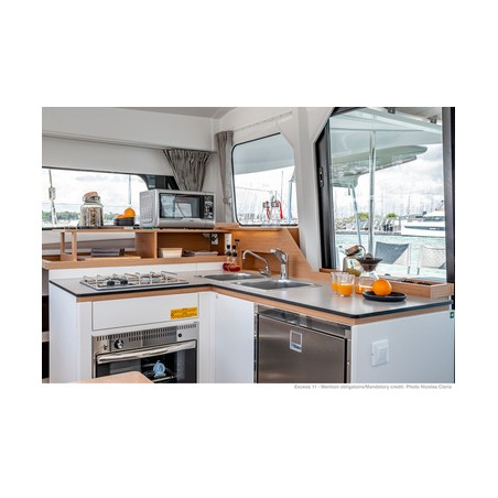 Excess Excess 11 - 4 + 1 cab. Excess 11