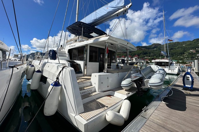 Catana Group Bali 4.8 - 6 + 1 cab. Queen Feta