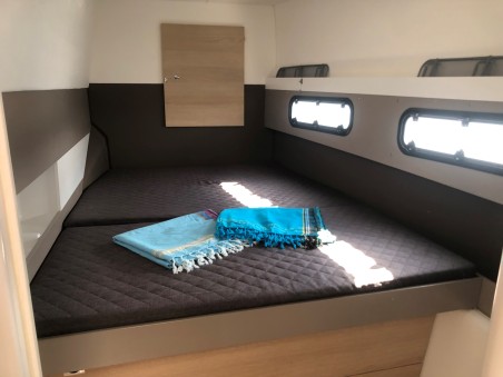 Catana Group Bali 4.3 - 4 + 2 cab. Hogwarts