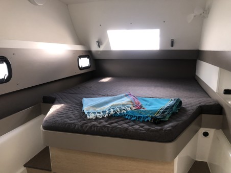 Catana Group Bali 4.3 - 4 + 2 cab. Hogwarts