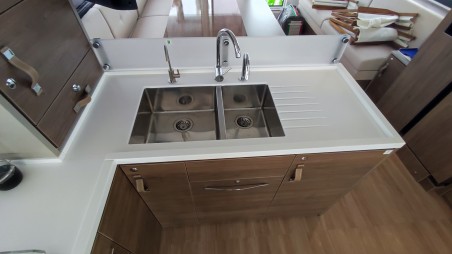 Catana Group Bali 4.8 - 6 + 1 cab. Physeter