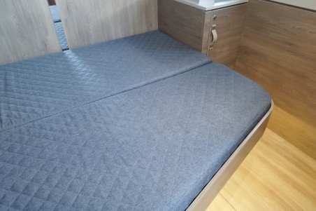 Catana Group Bali 4.8 - 6 + 1 cab. Steno