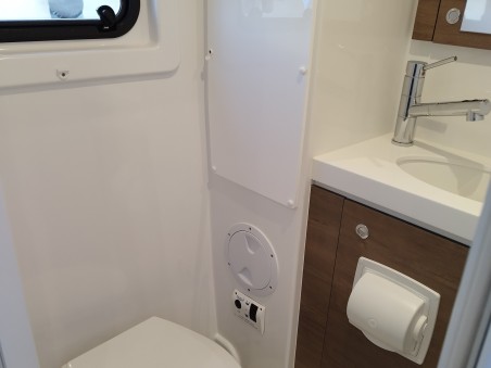 Catana Group Bali 4.8 - 6 + 1 cab. Steno