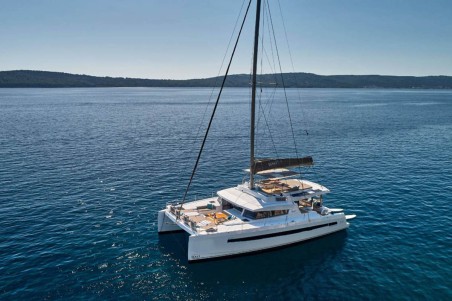 Catana Group Bali 5.4 - 5 + 2 cab REMOte Parking