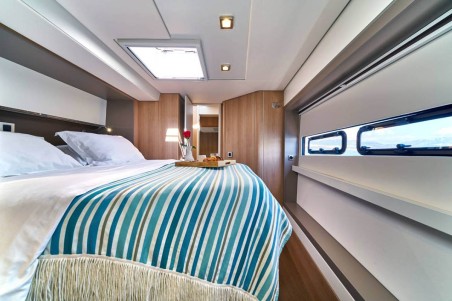 Catana Group Bali 5.4 - 5 + 2 cab REMOte Parking