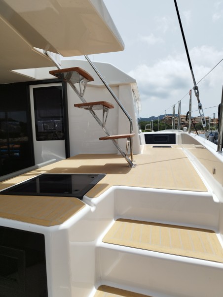 Dufour Yachts Dufour 48 Catamaran - 5 + 1 cab. Delphinus