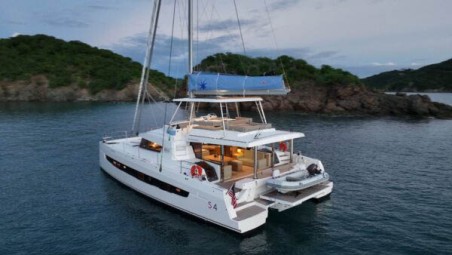 Catana Group Bali 5.4 - 6 + 2 cab. Maravela