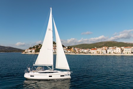 Bavaria Yachtbau Bavaria C38 Aura