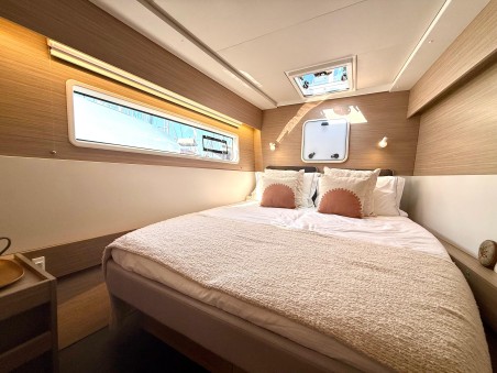 Lagoon 43 | Yacht Charter Italy | Travelboat