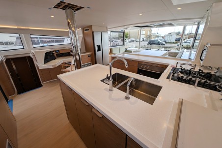 Catana Group Bali 5.4 - 6 + 2 cab. Maravela