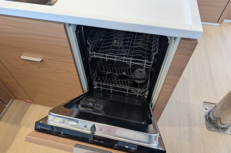 Catana Group Bali 5.4 - 6 + 2 cab. Maravela