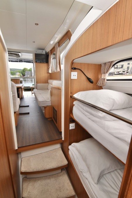 Greenline 33 | Yacht Charter Norway | Travelboat