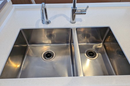 Catana Group Bali 5.4 - 6 + 2 cab. Maravela