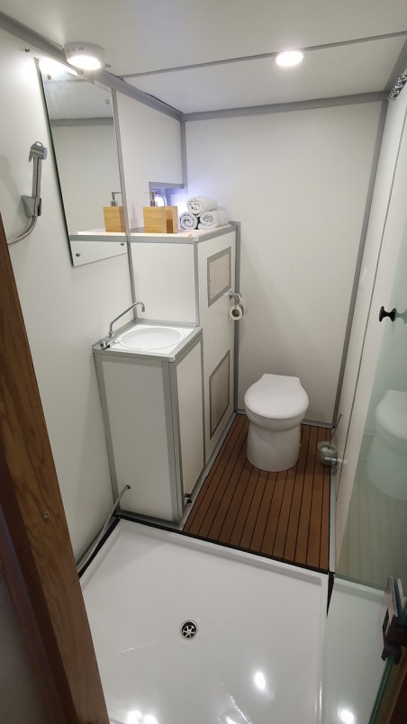 Custom Made Upwind 50 Eco - 4 + 1 cab. Upwind