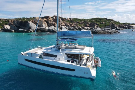 Catana Group Bali 5.4 - 6 + 2 cab. Ne Plus Ultra