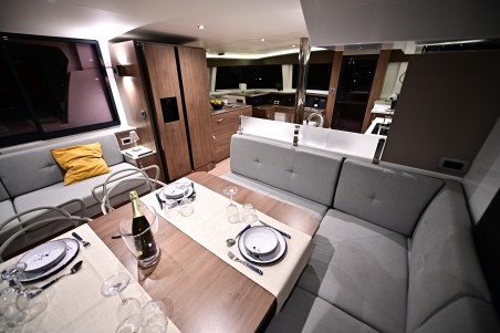 Catana Group Bali 4.8 - 5 + 1 cab Agatirno