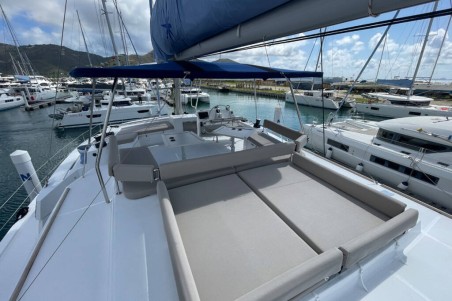 Catana Group Bali 5.4 - 6 + 2 cab. Ne Plus Ultra