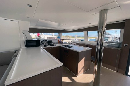 Catana Group Bali 5.4 - 6 + 2 cab. Ne Plus Ultra